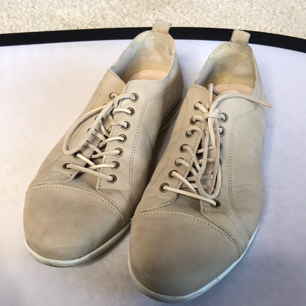 The J Peterson Company Leather shoe - Picture 1 of 3